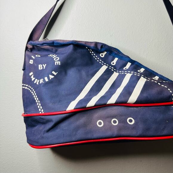 Vintage BIG SHOE BY IMPERIAL Blue Red White Shoe Detail Zip Up Gym Travel Bag - Picture 3 of 12
